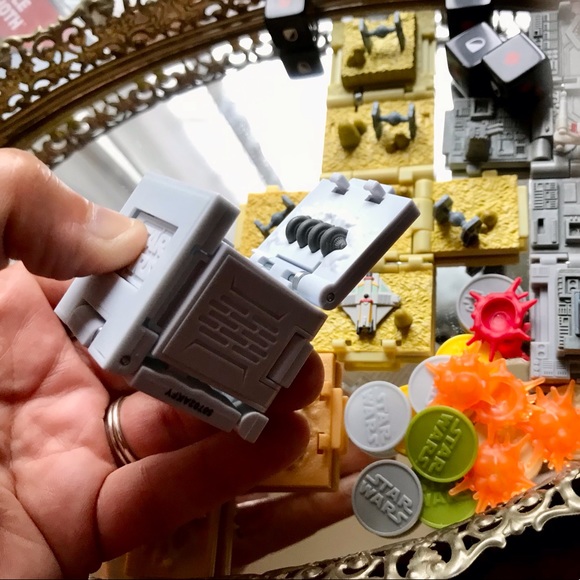 Lot STAR WARS Battle Cubes Polly Pocket Size Cube Toys Game Pcs Paperwork Dice - Picture 9 of 16